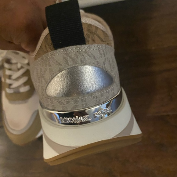 Michael Khore Sneakers Size 9 - Picture 4 of 12